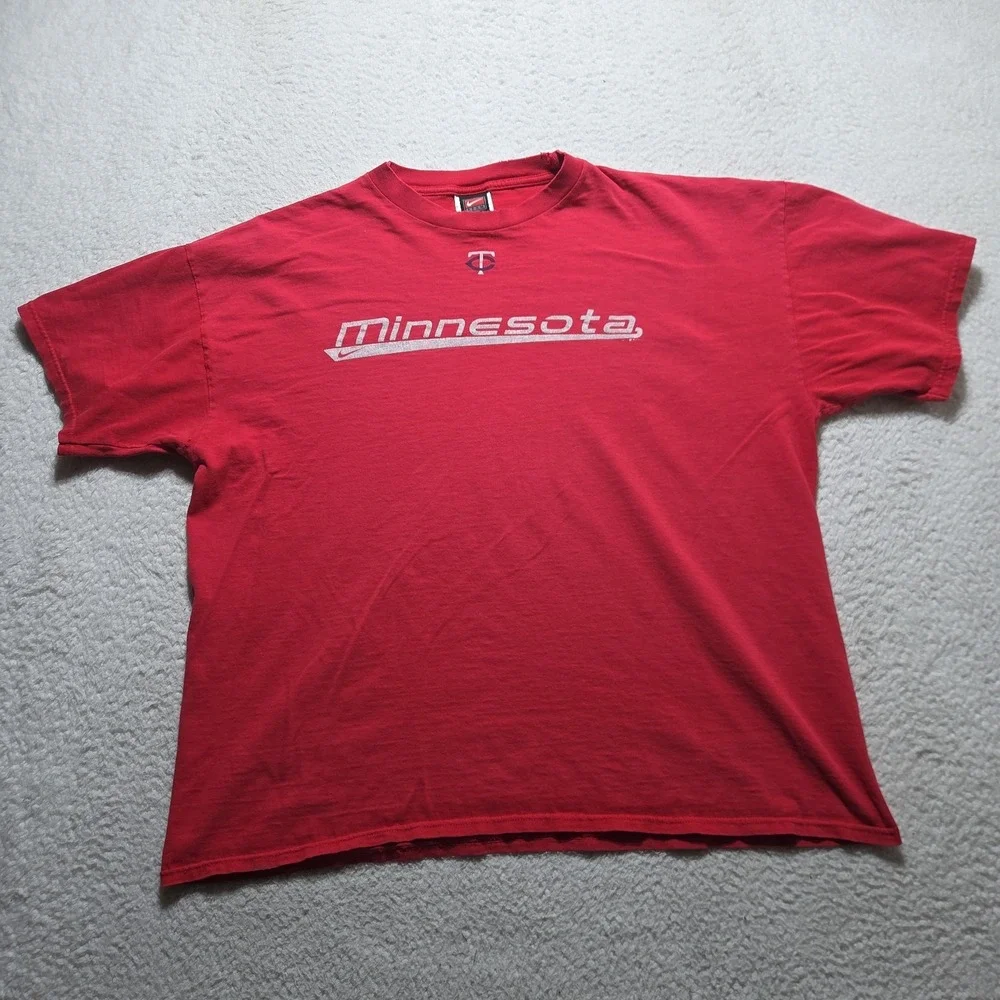 Vintage Nike Team Minnesota Twins XL Men's T shirt MLB Red Spell Out Distressed